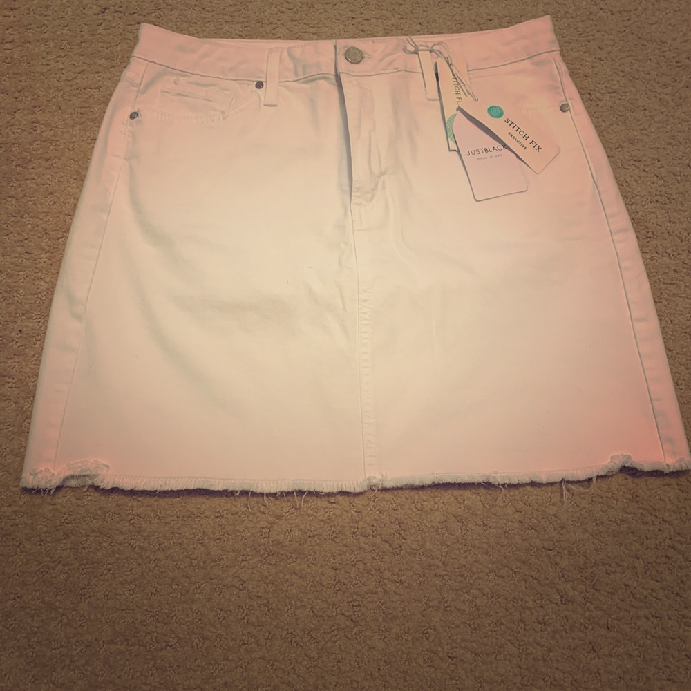 White denim skirt